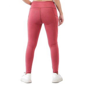 Mallas de mujer con estampado personalizado, mallas de diseño deportivo de talle alto para yoga y tela suave para mujer - Product Image 2