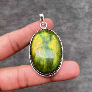 Pendentif Labradorite verte fait à la main en argent Sterling 925 bijoux ovales en pierres précieuses collier élégant pour les femmes cadeau - Product Image 4