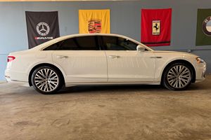 Excelente estado, Audi A8 L 2019 usado, 26 mil millas, tracción en las cuatro ruedas. - Product Image 3