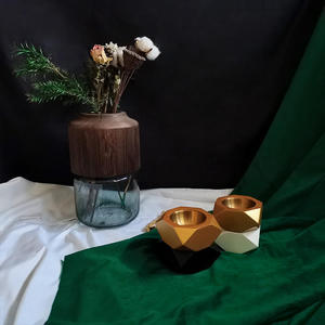 Quemador de incienso de hormigón con forma de polígono, difusor de aceite esencial de estilo nórdico con cuenco de malla de acero - Product Image 1