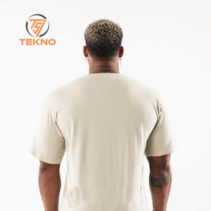 Camiseta 100% de algodón de peso pesado personalizada para hombres 220gsm en blanco de longitud larga de gran tamaño ajuste transpirable tela ligera ropa de calle 100% - Product Image 4