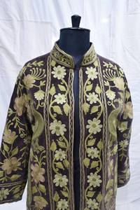 Chaqueta Acolchada Kantha Bordada Suzani Hecha a Mano al por Mayor para Mujer, Talla Única Regular, Otoño/Invierno, Lona Ecológica - Product Image 4