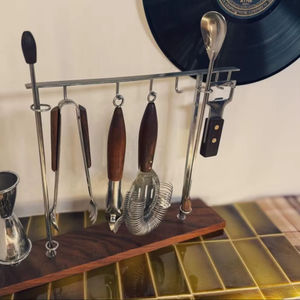 Soporte de Barra Colgante Premium con Asas de Madera para Decoración de Bar Moderno, Bodas, Clubs y Uso de Entretenimiento - Product Image 1