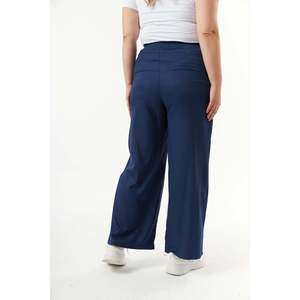 Ensemble deux pièces RMG grande taille en tissu indigo chatoyant, chemise et pantalon, avec manches à boucle D pliables et détails à œillets - Product Image 4
