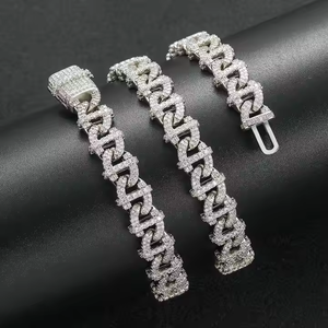 Collier chaîne cubaine audacieuse, diamant moissanite, bijoux étincelants, style urbain confiant, fournisseur indien - Product Image 4