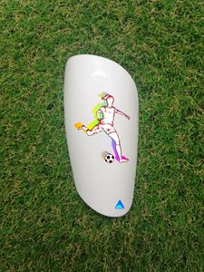 Équipement de protection de joueur de football féminin de haut niveau Type 14 protège-tibias répondant à des normes élevées - Product Image 4