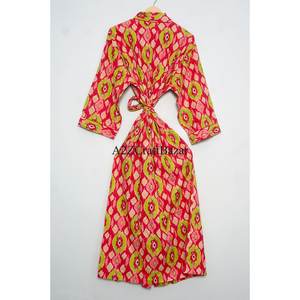 Kimono de algodón con estampado floral hecho a mano, cuello en V, diseño sencillo y estampado floral con técnicas tradicionales para ropa de noche. - Product Image 6