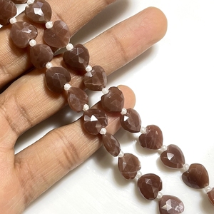 Venta al por mayor 10MM Natural marrón Chocolate Moonstone facetado forma de corazón Briolette Beads Vertical Drill Stone Beads - Product Image 2
