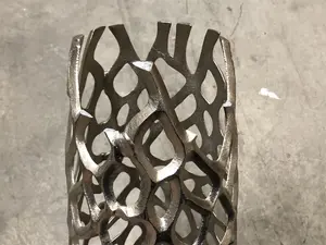 Jarrón de Hierro de Diseño Costero Ecológico Hecho a Mano, de Moda, para Decoración de Mesa Moderna, de Lujo - Product Image 3