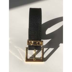 Cinturón de Cuero con Arco de Puente Grabado Fiori - Product Image 1