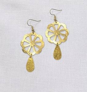 Pendientes de poste de metal martillado de latón antiguo, estilo clásico, patrón geométrico, chapados en oro, para fiestas, joyería elegante - Product Image 3