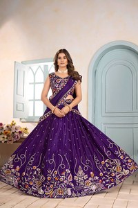 Descubre la hermosa tela de seda pura de Chinon bordado pesado y secuencia de trabajo nupcial Lehenga Choli Set para Mehendi, Dandiya Wear - Product Image 4