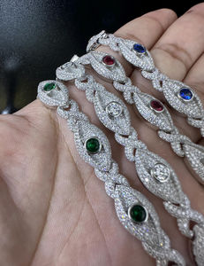 Pulsera de Diamantes de Moissanita Premium para Hombre Diseñada con Artesanía Moderna Perfecta para un Estilo Diario Elegante de la India - Product Image 3