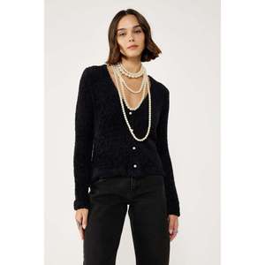 Cárdigan de punto suave con botones de perlas - Product Image 1