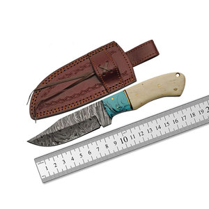 Cuchillo de caza de acero de Damasco hecho a mano con mango de madera de alta calidad, cuchillo de caza plegable para acampar de 73 capas - Product Image 1