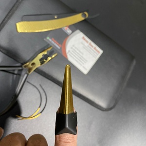 Kit d'outils d'extension de cheveux avec logo personnalisé en or noir ensemble ciseaux en acier inoxydable et pince de sectionnement avec pince à logo - Product Image 4