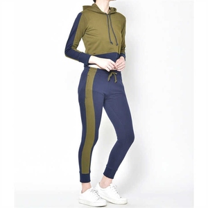 Chándal de alta calidad al por mayor para mujer, conjuntos de dos piezas personalizados de fábrica OEM, ropa de moda cómoda transpirable de tela suave - Product Image 6
