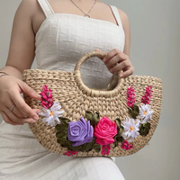 Tas Selempang Wanita Vintage Bergaya dari Anyaman Eceng Gondok Buatan Tangan Vietnam dengan Hiasan Bunga Dinamis dan Muda, Tren Terbaru, Model Terbuka Dua Sisi