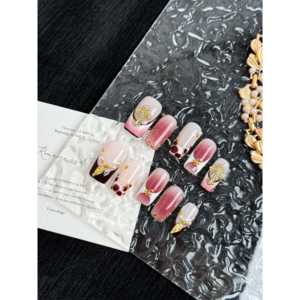 Ongles press-on Crimson Halo élégants et accrocheurs - Product Image 2