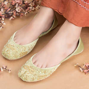 สีดําสีแดงสีเหลืองสีเขียวลายนูน KHUSSA รองเท้าสําหรับสุภาพสตรีเจ้าสาว KHUSSA สวมใส่สบายๆ KHUSSA รองเท้าแบบดั้งเดิมออกแบบใหม่ OEM ODM - Product Image 2