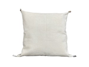 Housse de coussin carrée marocaine de luxe écologique faite à la main, motif géométrique tribal, taie d'oreiller en coton, coussin décoratif garni de Sabra - Product Image 2