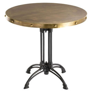 Mesa de Centro Redonda de Hierro de Estilo Francés Antiguo con Base de Trípode Ornamentada y Acabado Rústico Rojo Original - Product Image 3