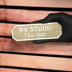 Traditional Antique Finish Engraved Gold-Plated Brass <b>Name</b> Plate Door Wall Sign Custom OEM Manufacturer Supply - Product Image 2