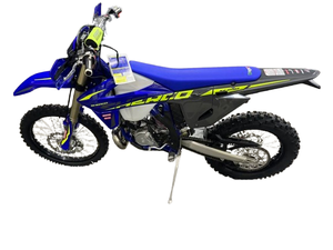 Nueva Oferta de Venta 2025 Sherco SE 250 Factory 2T es una enduro ligera premium con motor de 2 tiempos y 249 cc, suspensión KYB, frenos Brembo - Product Image 2