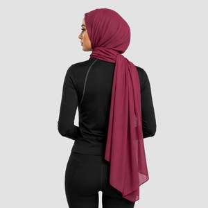 Hijab GAI Basic Bourgogne avec un style long - Product Image 3