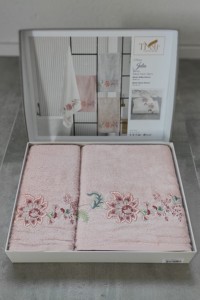 Ensemble de serviettes de broderie en bambou rose Julia 50*90 + 70*140cm 70% bambou 30% coton décoratif broderie en relief boîte-cadeau 500 GSM - Product Image 2