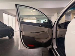 Voiture d'occasion fiable Hyundai Tucson Value 4 portes SUV AWD (1.6L 4 cylindres Turbo 7AM) 2018 - Product Image 2