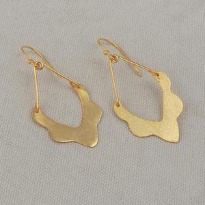 Meilleure qualité 100% laiton boucle d'oreille crochet élégant classique Tribal martelé en laiton massif boucles d'oreilles avec perle diamant meilleur prix - Product Image 2