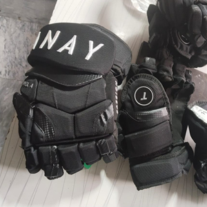 IBERIA Custom Wholesale Guantes de hockey sobre hielo de alta calidad, cómodos y duraderos para personas mayores/intermedios/Jóvenes. - Product Image 1