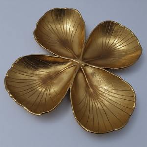 Assiette de chargeur de serveur de fruits secs en aluminium et verre de qualité supérieure finition or polie artisanale décoration de maison de luxe salle à manger élégante - Product Image 3