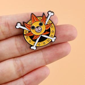 थोक प्यारा कार्टून एनीमे सोना काला निकल नरम एनमेल पिन कपड़े के साथ कस्टम बैज लैपल पिन - Product Image 6