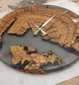 Horloge murale élégante en résine époxy faite à la main pour la décoration intérieure Superbe grande montre pour les espaces de vie élégants d'Inde - Product Image 1