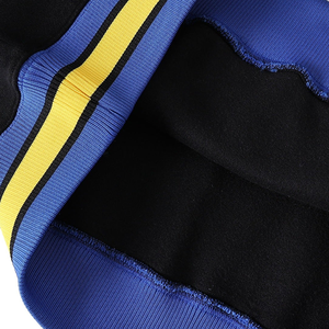 Sudadera con Capucha de Invierno Oakwood Black, Unisex, Premium, Felpa Real, Bolsillo Canguro, Estilo Urbano Azul-amarillo Intenso, 100% Orgánico - Product Image 4