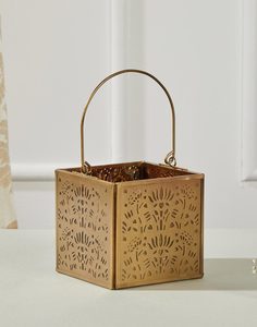 Romantic Iron Metal <b>Candle</b> Holder and Lantern Beautiful Creative Design for Home Decoration Christmas <b>Dinner</b> & Room Decor - Product Image 1