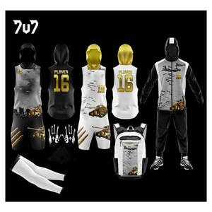 "Ensemble d'uniformes sublimés de football 7v7 personnalisés avec capuche et bas-Haut et bas de compression respirants" - Product Image 5