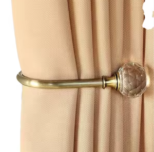 Accessoire de décoration de maison élégant pour rideau en métal à facettes en forme de boule de cristal à facettes pour fenêtres élégantes disponibles en gros - Product Image 1