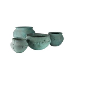 เหยือกเหล็กเคลือบสีเขียวทำมือสำหรับผู้ผลิตชาวอินเดียใช้พื้น - Product Image 1