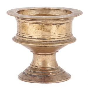 Bol à cracher en laiton pur vintage avec finition polie à des fins décoratives, article décoratif arabe de haute qualité Peekdaan - Product Image 2