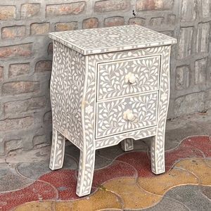 Mesita de noche de madera ajustable moderna con panel de madera maciza de diseño indio para uso en el dormitorio del hogar Mesitas de noche - Product Image 1