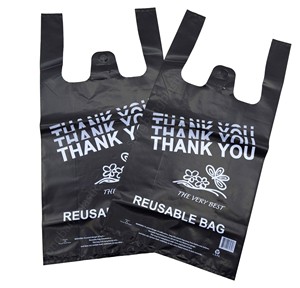 Sacs en plastique noirs sacs en Nylon personnalisés matériau HDPE/LDPE sac de transport en plastique personnalisé à poignée unique fabriqué au Vietnam - Product Image 6