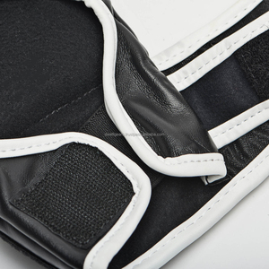 Gants de boxe MMA personnalisés DWELT GEARS OEM en cuir respirant, durables, antidérapants, avec sangle de poignet réglable à boucle auto-agrippante, légers - Product Image 6