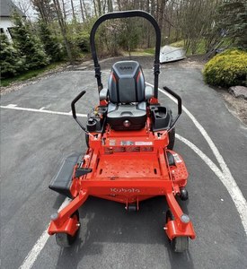 Tondeuses à gazon Kubota Z232-42" Deck 21.5Hp Zero Turn à vendre. - Product Image 6