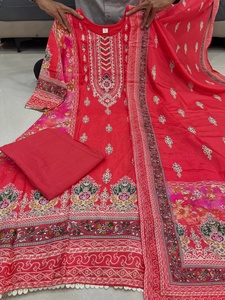 ชุดคุर्ติพร้อมกางเกงและผ้าคลุมไหล่ ผ้าลูกไม้ชิโนนคุณภาพพรีเมียม พร้อมงานปักและงานฝีมือประณีต ระบายอากาศได้ดี เหมาะสำหรับทุกฤดูกาล ให้ลุคหรูหรา - Product Image 5