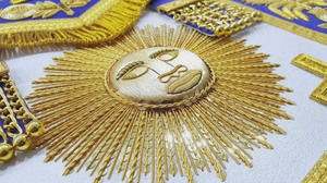 Delantal Masónico de Alta Calidad, Hecho a Mano, Bordado con Hilo de Bullion, Estilo Vintage, de Piel de Cordero y Terciopelo - Product Image 3