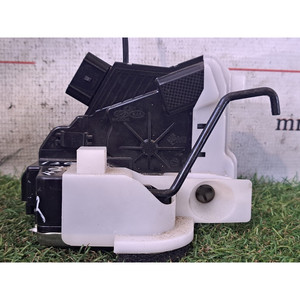 CERRADURA DE PUERTA DELANTERA IZQUIERDA HYUNDAI i20 Serie 81310C8020 D4FC (12>18) - Product Image 1