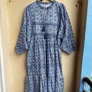 Robe maxi à imprimé floral bohème pour femmes, taille plus, robe d'été en coton avec broderie et pompon, style décontracté, robe maxi longue - Product Image 1